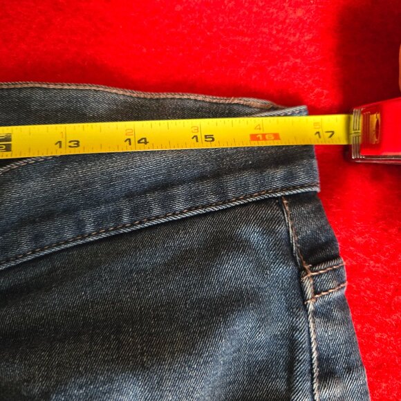 Perry Ellis Slim Fit Jeans (32" x 32") - Picture 7 of 9